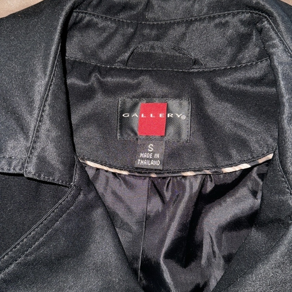 Gallery Black Short Belted Trench Coat Button Details - Picture 3 of 16